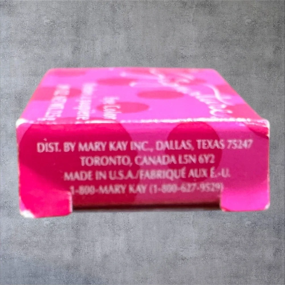 Mary Kay Signature Eye Color Single Eyeshadow Adobe 8837 .09oz‎ New Vintage Box
